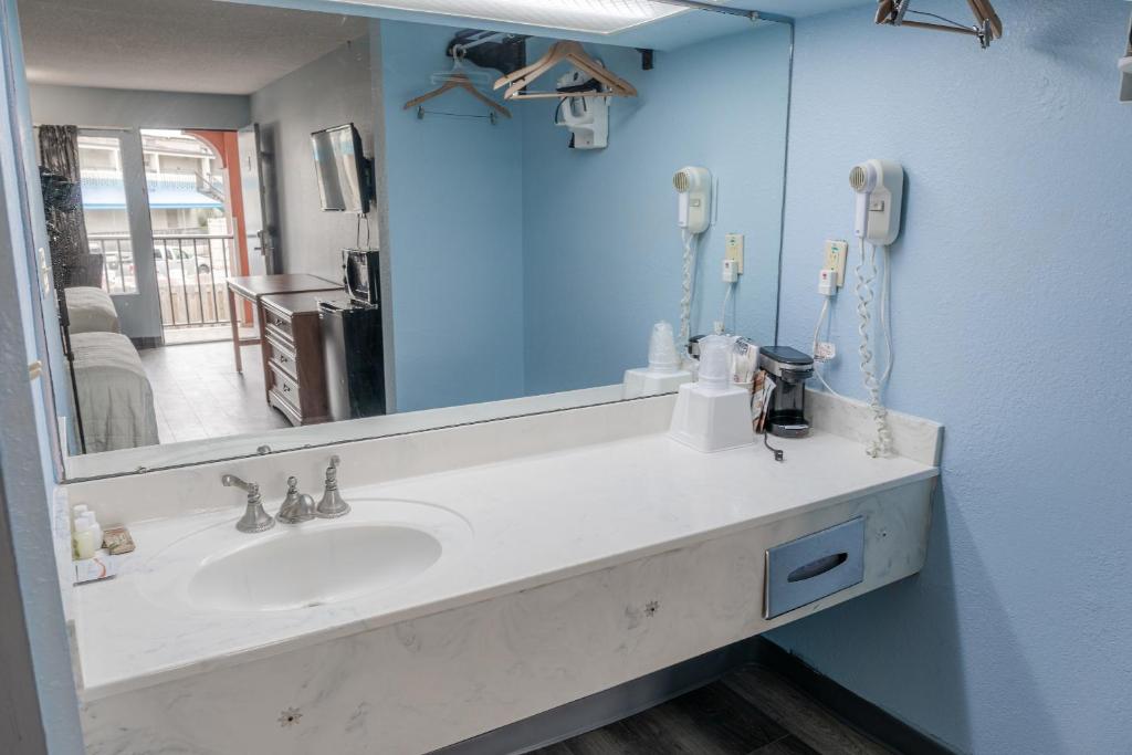 Double Room with Two Double Beds – Smoking