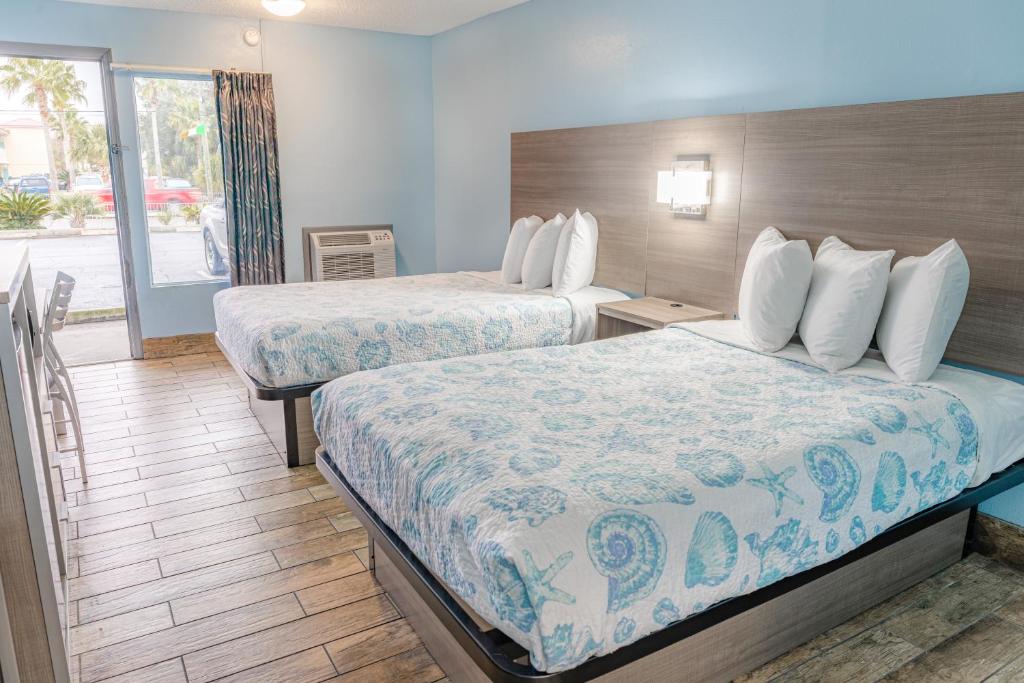 Double Room with Two Double Beds – Smoking