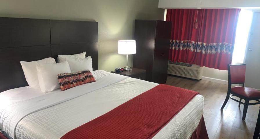 King Room with Ocean View – Non-Smoking