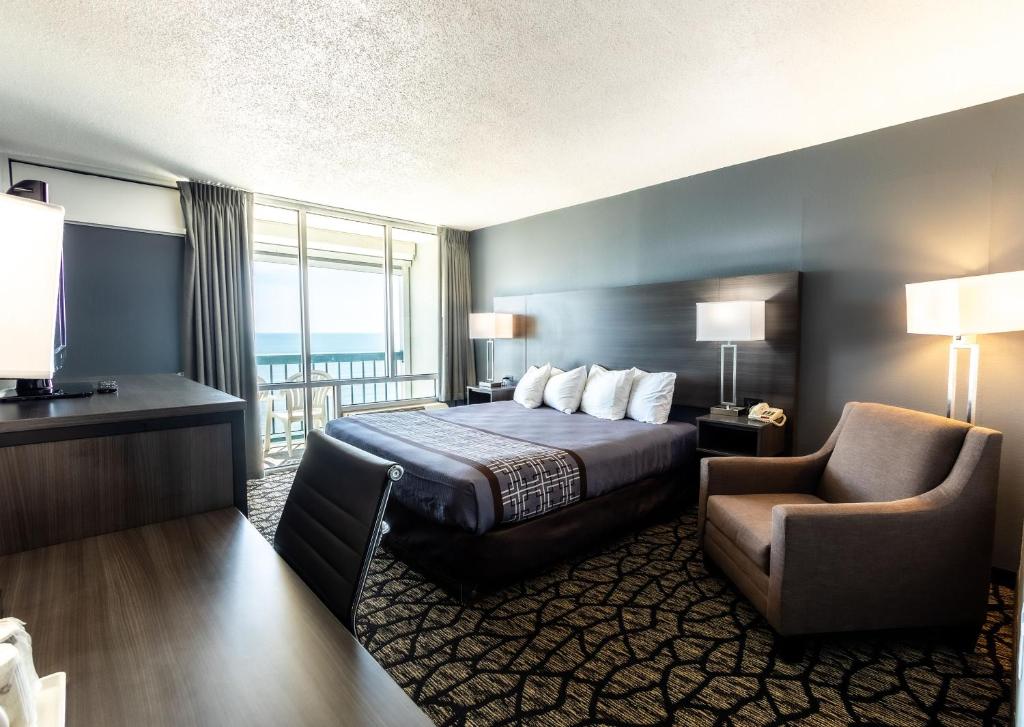 Senior King Room – AccessibleNon-Smoking