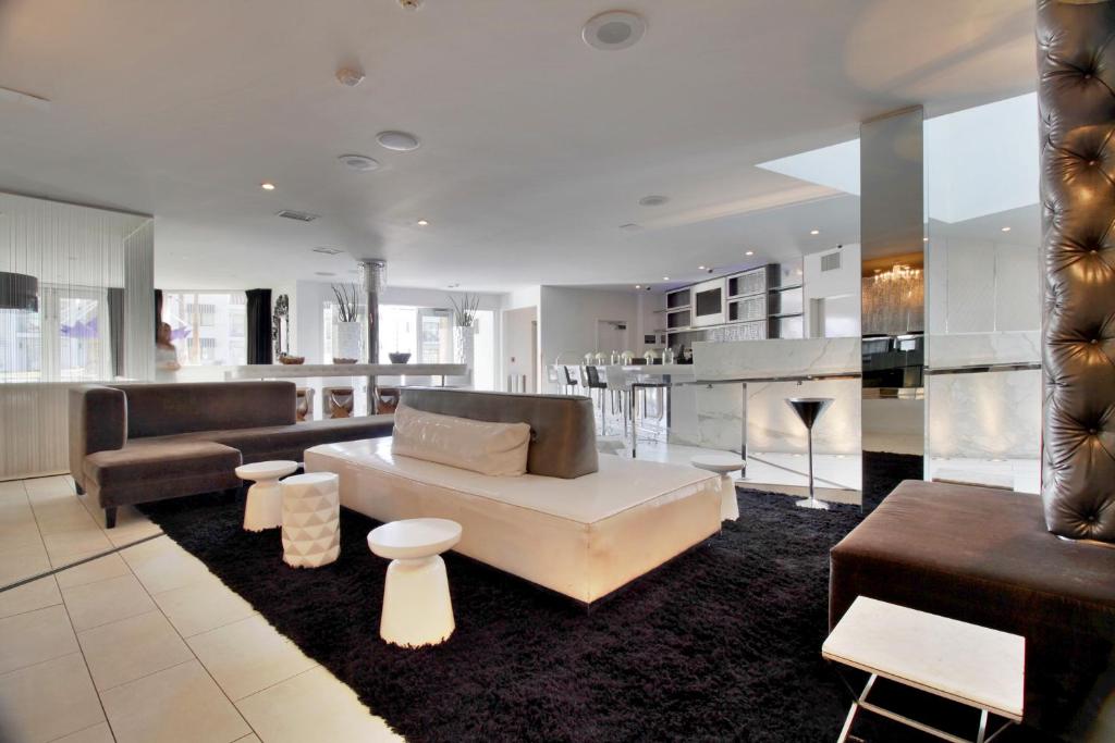 RKS SUPERIOR KING SUITE