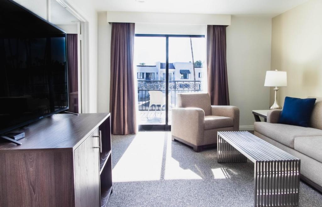 RKSV SUPERIOR KING SUITE WITH COURTYARD VIEW