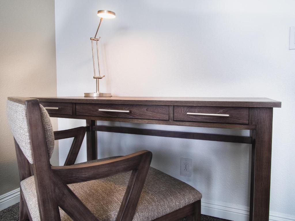 RKSV SUPERIOR KING SUITE WITH COURTYARD VIEW