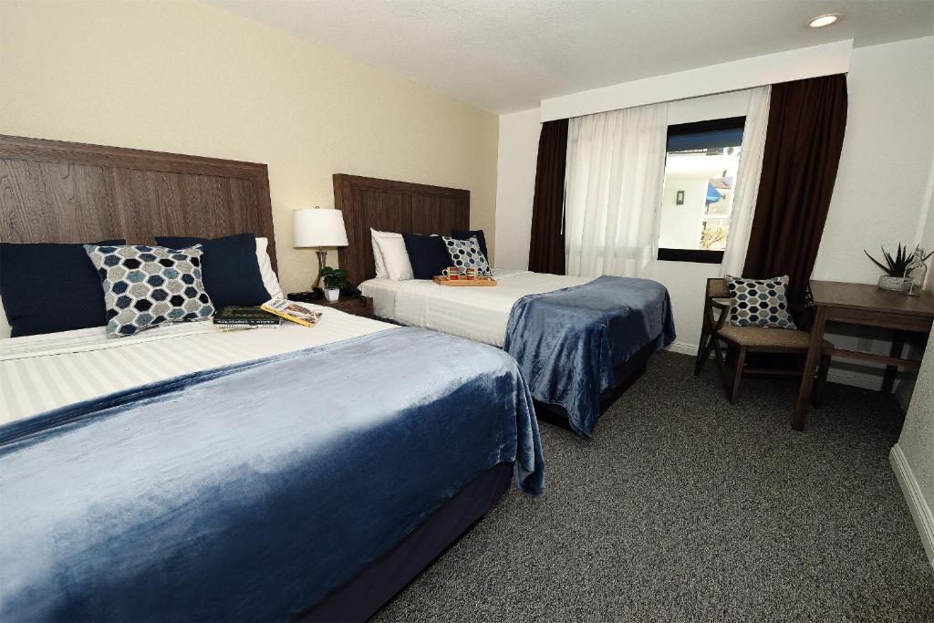 RQQ SINGLE ROOM WITH 2 QUEEN BEDS