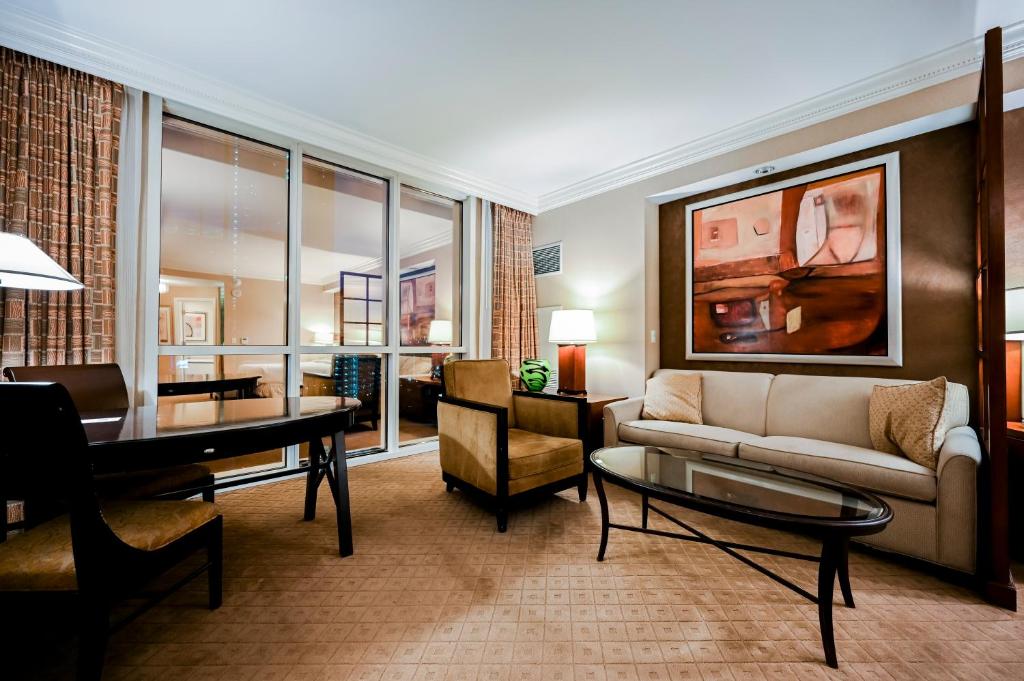 2 Deluxe Penthouse Suites with 2 Balconies and City View