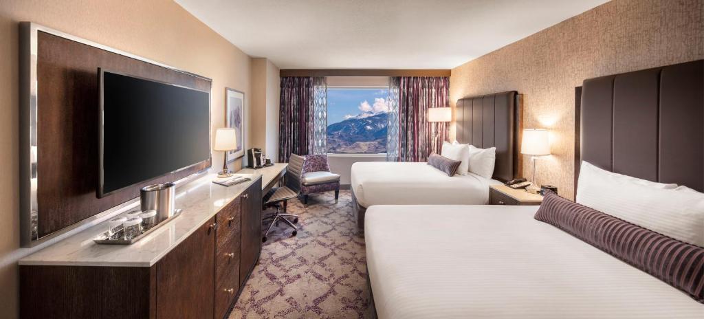 Junior Suite 2 Queen Non-Smoking