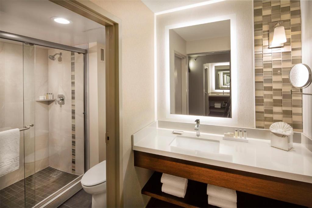 Junior Suite 2 Queen Non-Smoking