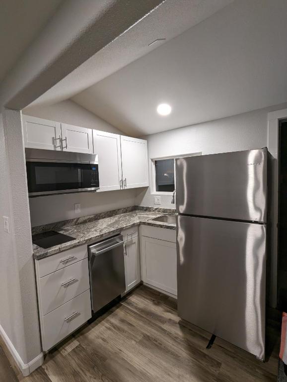 Deluxe King Kitchenette