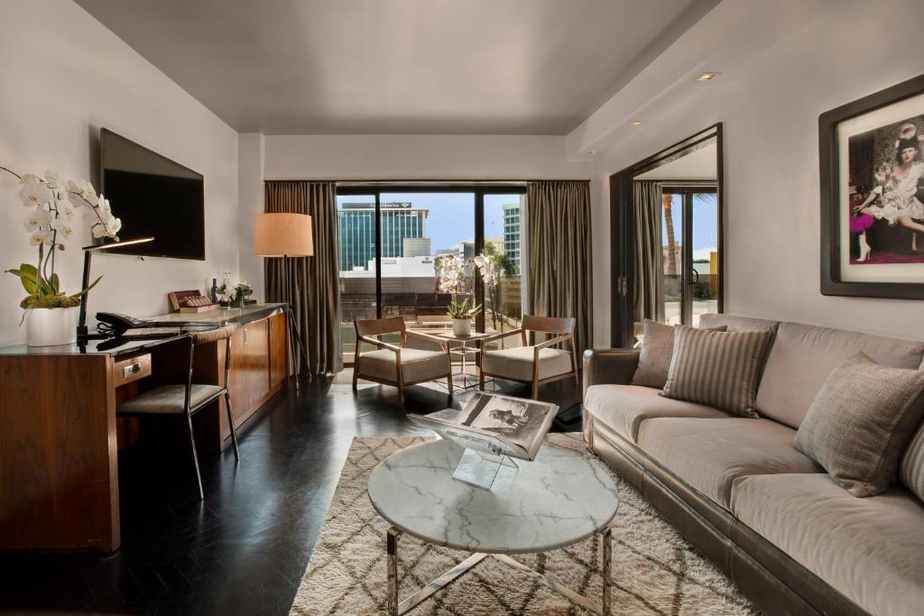 Wilshire Suite