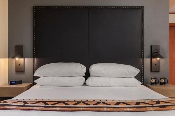 Premier River King Room