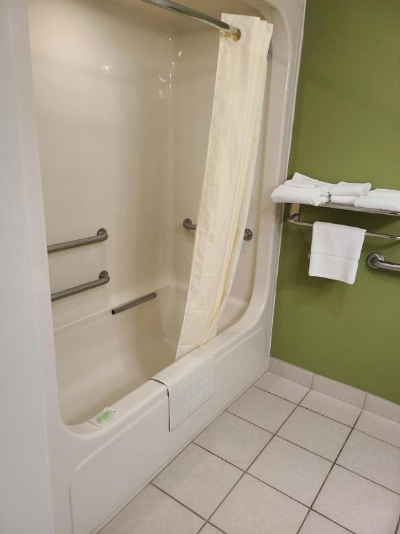 King Room – AccessibleNon-Smoking