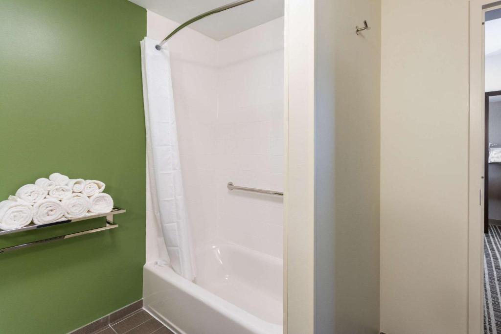 King Suite – AccessibleNon-Smoking