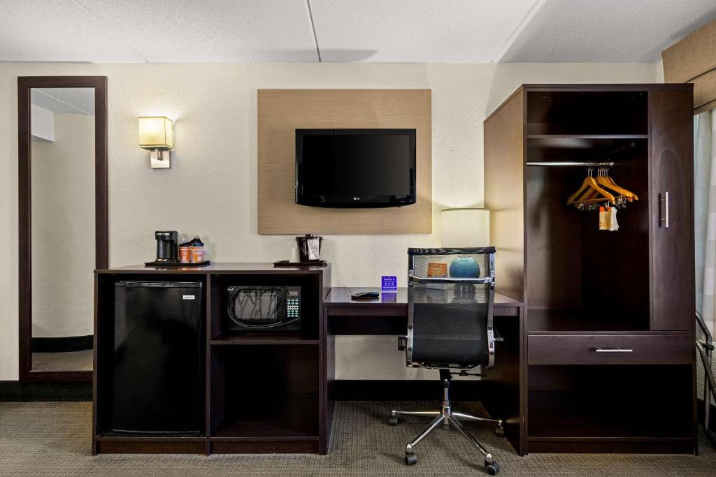 Double Room with Two Double Beds – Non-Smoking