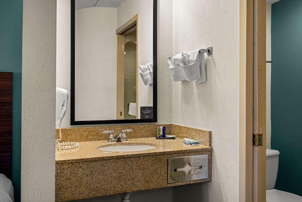 Double Room with Two Double Beds – Non-Smoking