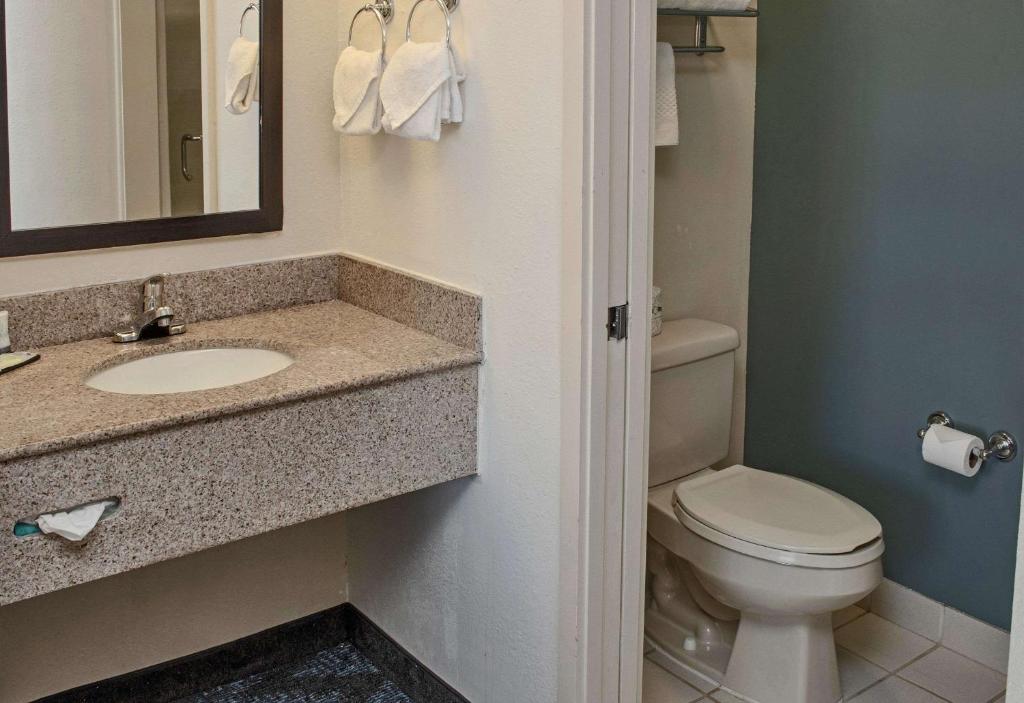 Double Room with Two Double Beds – Non-Smoking