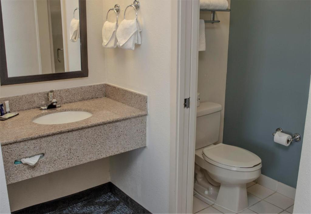 Double Room with Two Double Beds – Non-Smoking