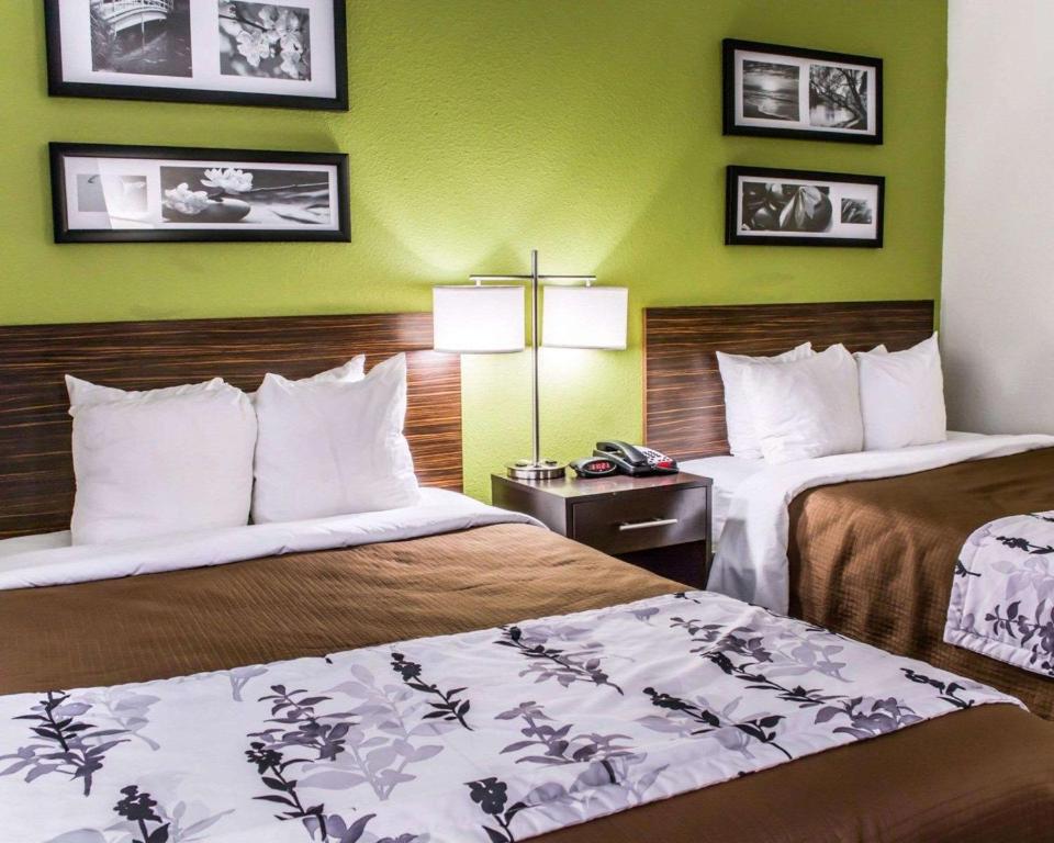 Double Room with Two Double Beds – Non-Smoking