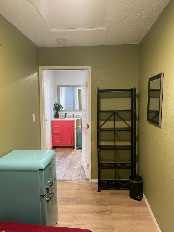 Single Room with Shared Bathroom