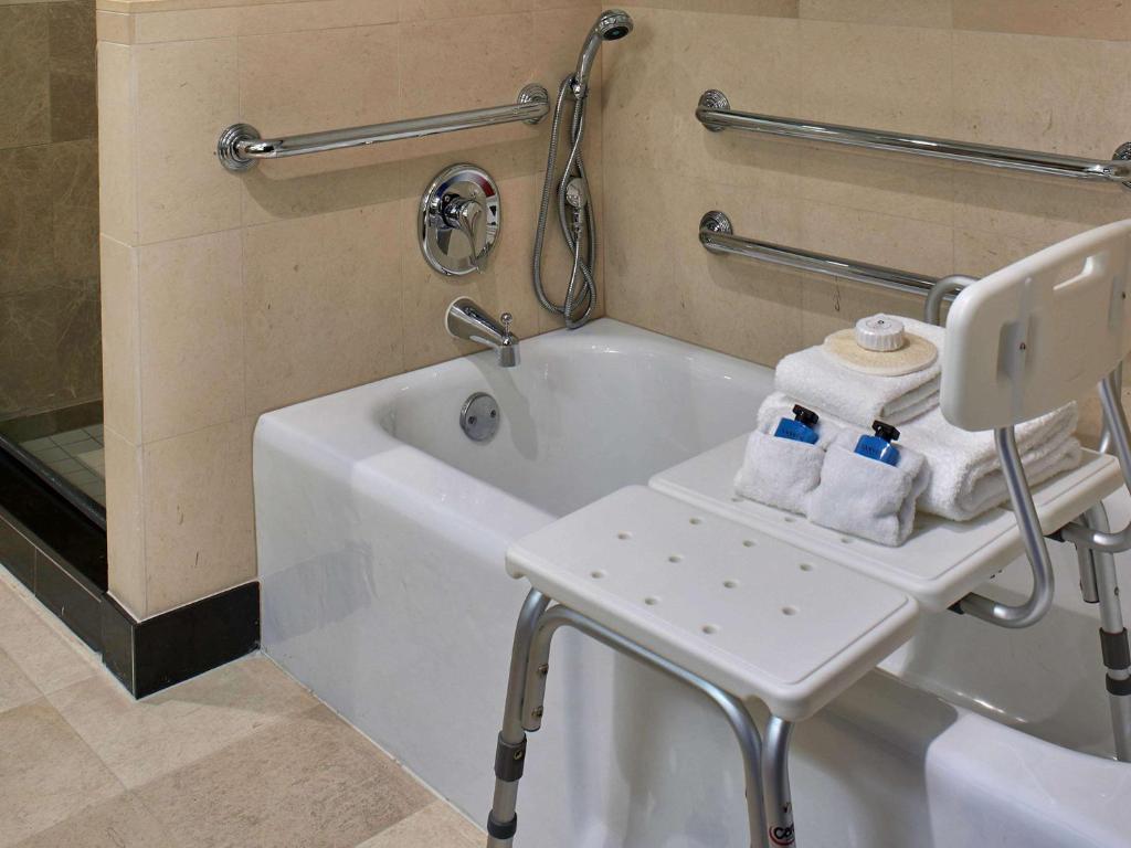 Luxury Double Room with Two Double Beds and Roll-In Shower – Mobility Accessible