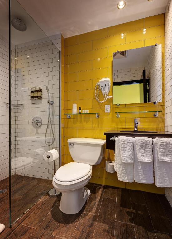 Deluxe Queen Room with Two Queen Beds