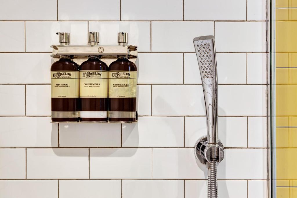 Deluxe Queen Room with Two Queen Beds