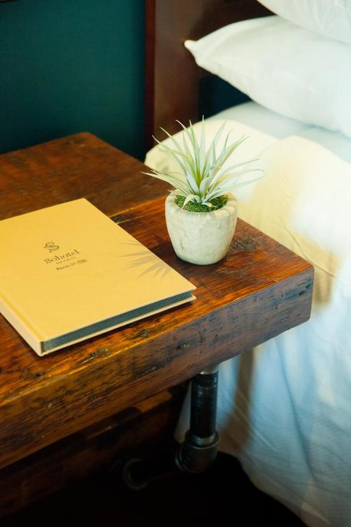 Deluxe Queen Room with Two Queen Beds