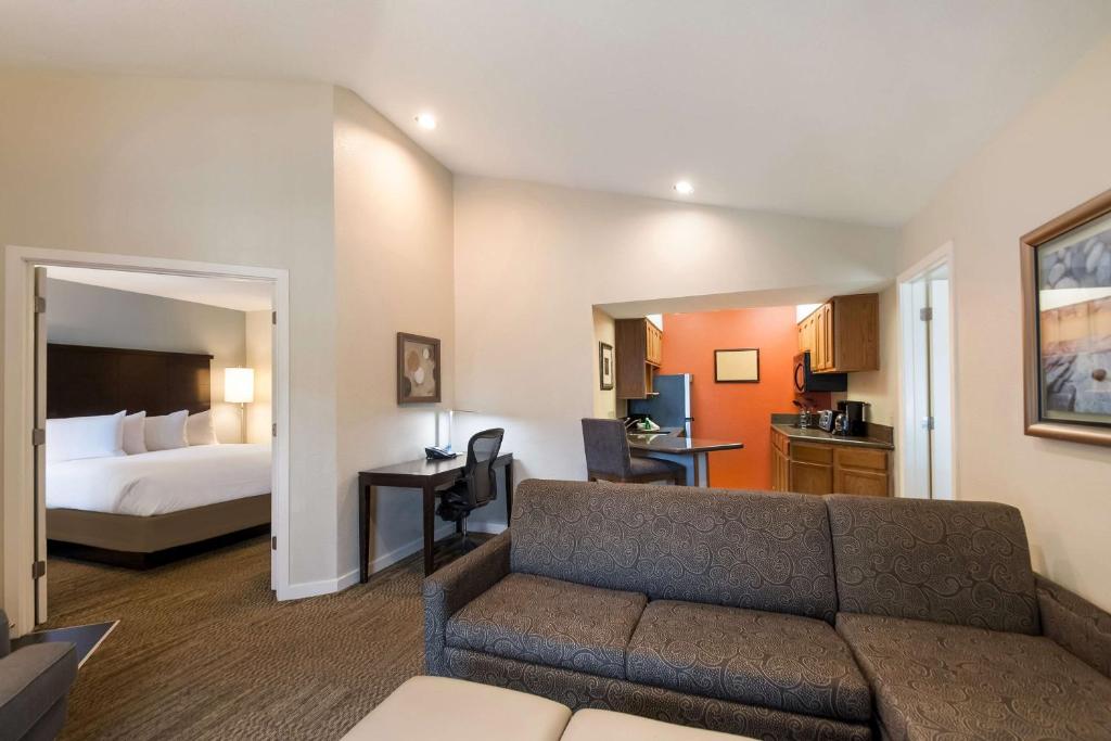Two-Bedroom Suite with King and Two Double Beds