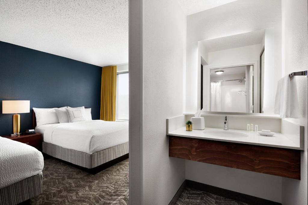 Suite with Two Double Beds and Sofa bed