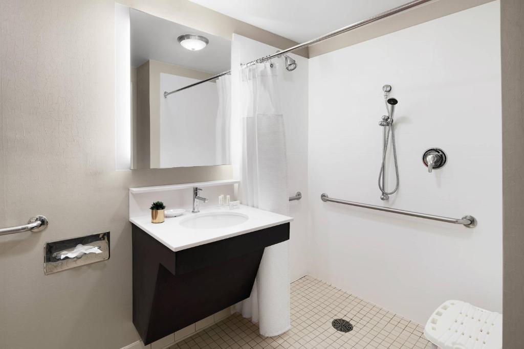 Suite with Two Double Beds and Sofa bed