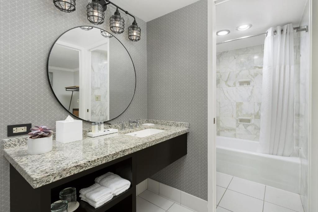 Premier Queen Room with Two Queen Beds