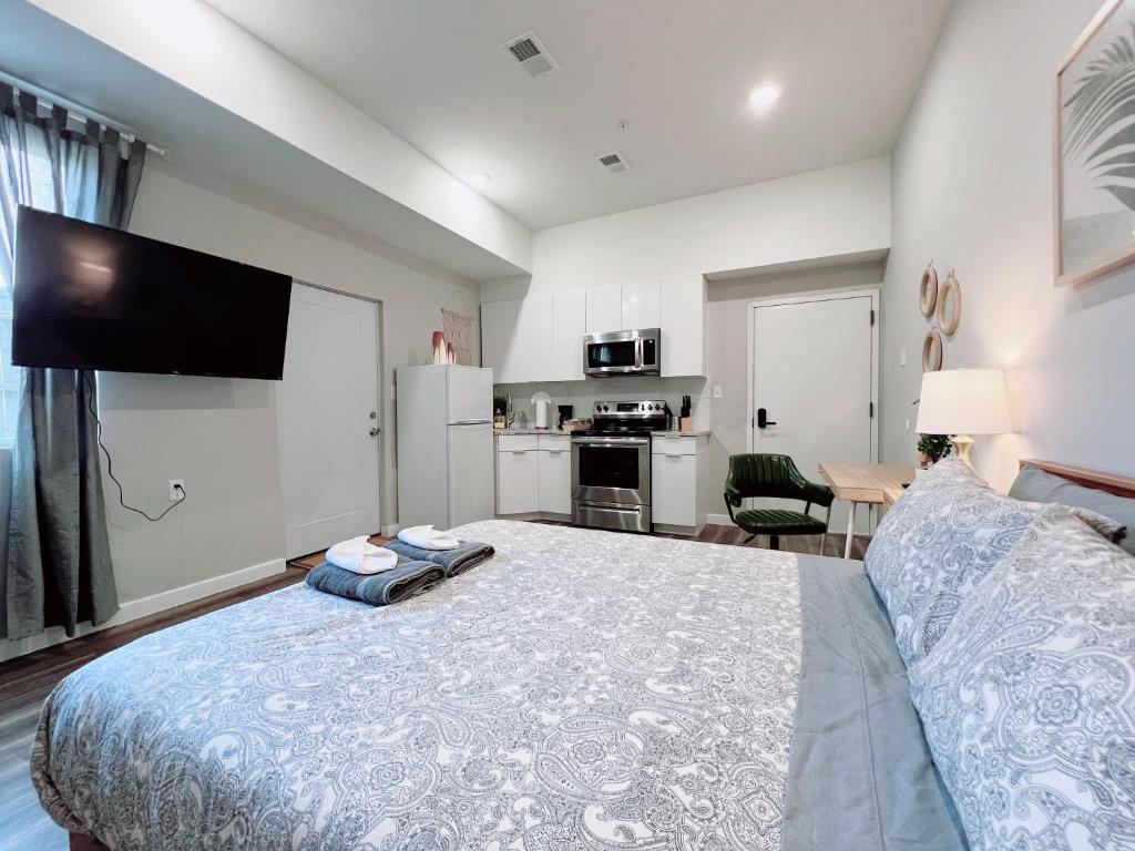 Apartment with Garden View