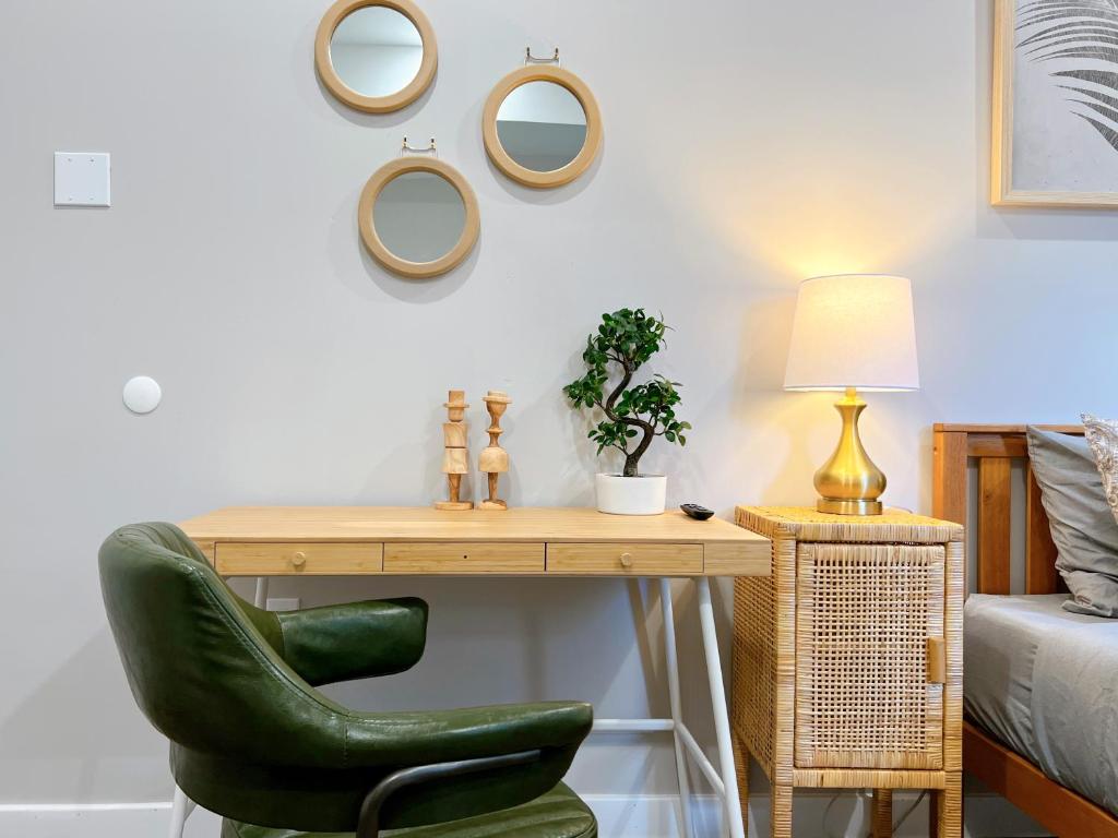 Apartment with Garden View