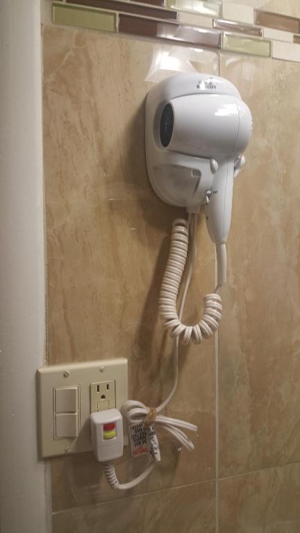 Queen Room with Two Queen Beds – Non-Smoking