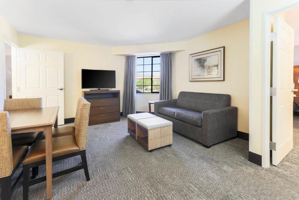 Two-Bedroom Suite