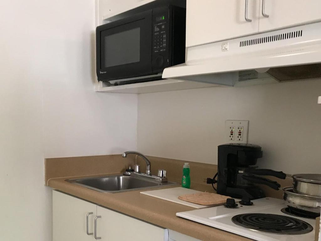 Queen Room – Disability Access – Non-Smoking