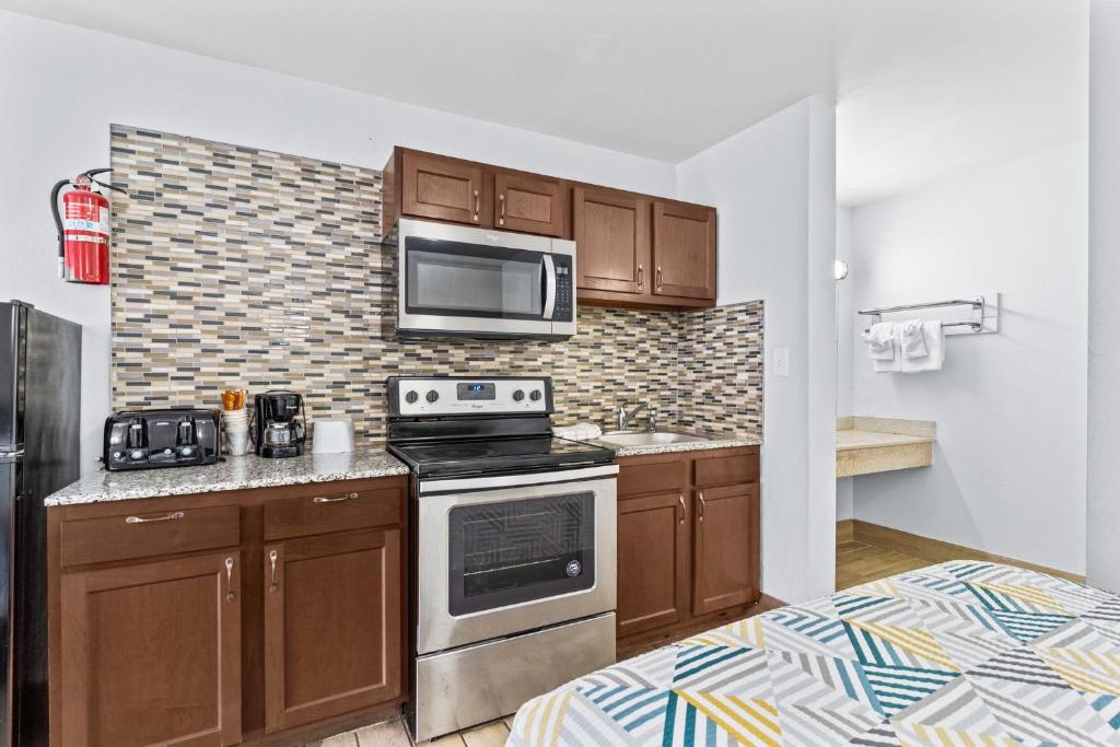 Superior Queen Room – Non-Smoking