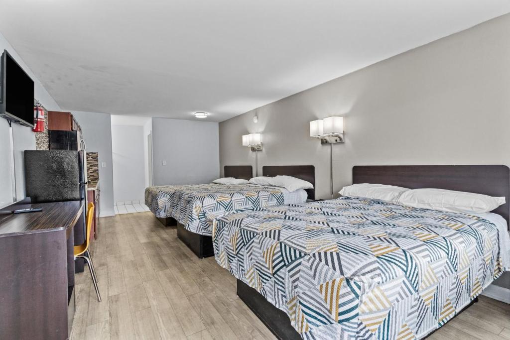 Superior Queen Room – Non-Smoking