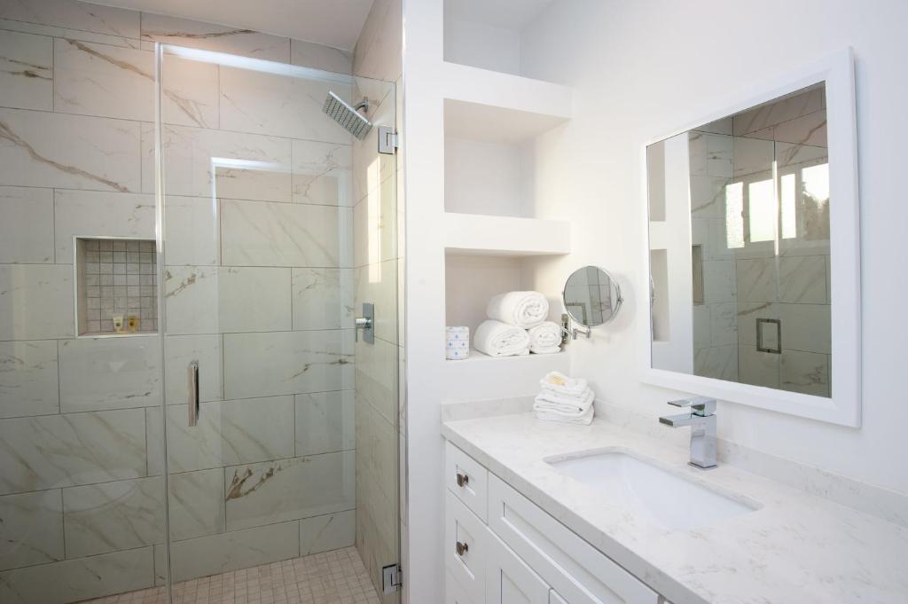 King Room – Non-Smoking