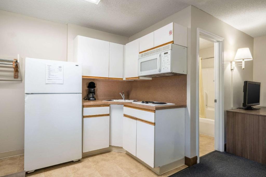 Double Room with Two Double Beds – Non-Smoking