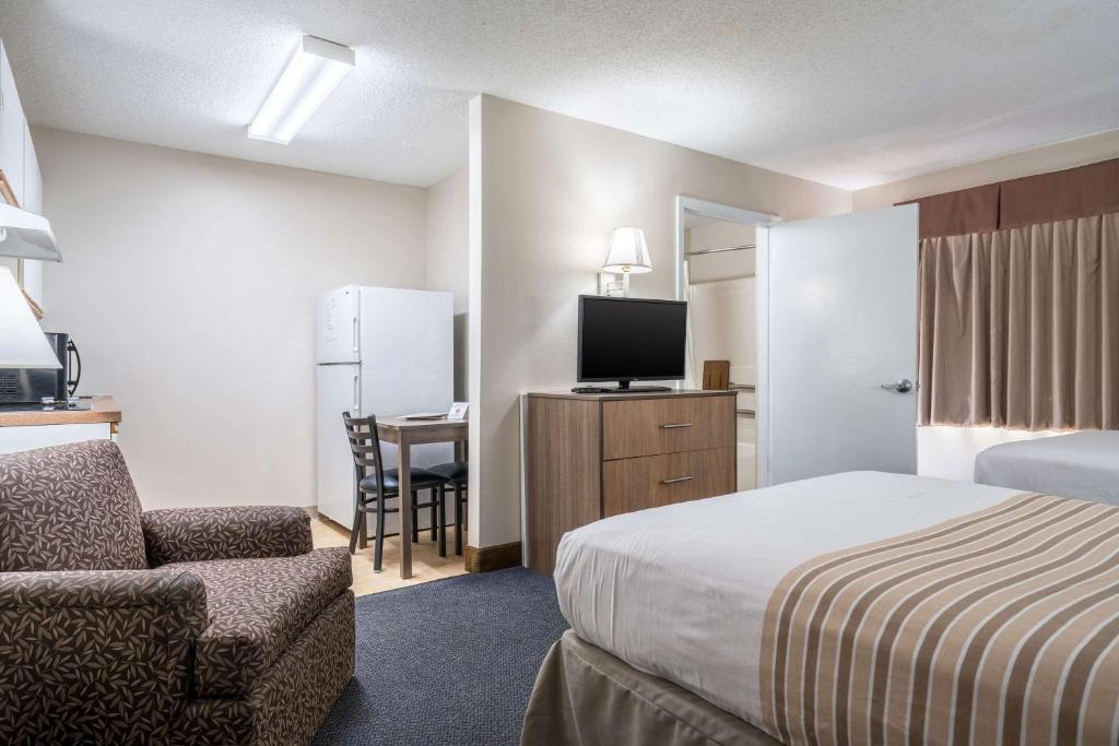 Double Room with Two Double Beds – Non-Smoking