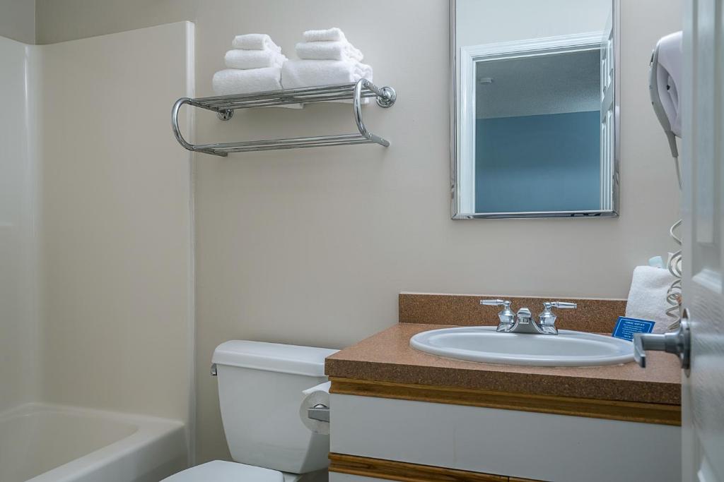 Efficiency Double Room – AccessibleNon-Smoking