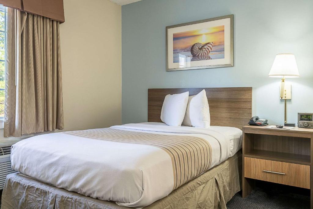 Queen Room – Smoking