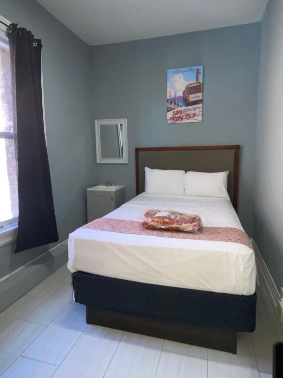 Double Room with Shared Bathroom