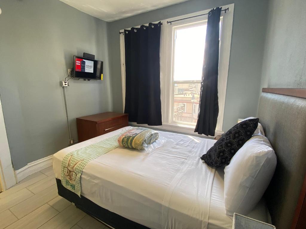 Double Room with Shared Bathroom