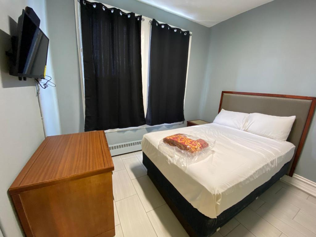 Double Room with Shared Bathroom