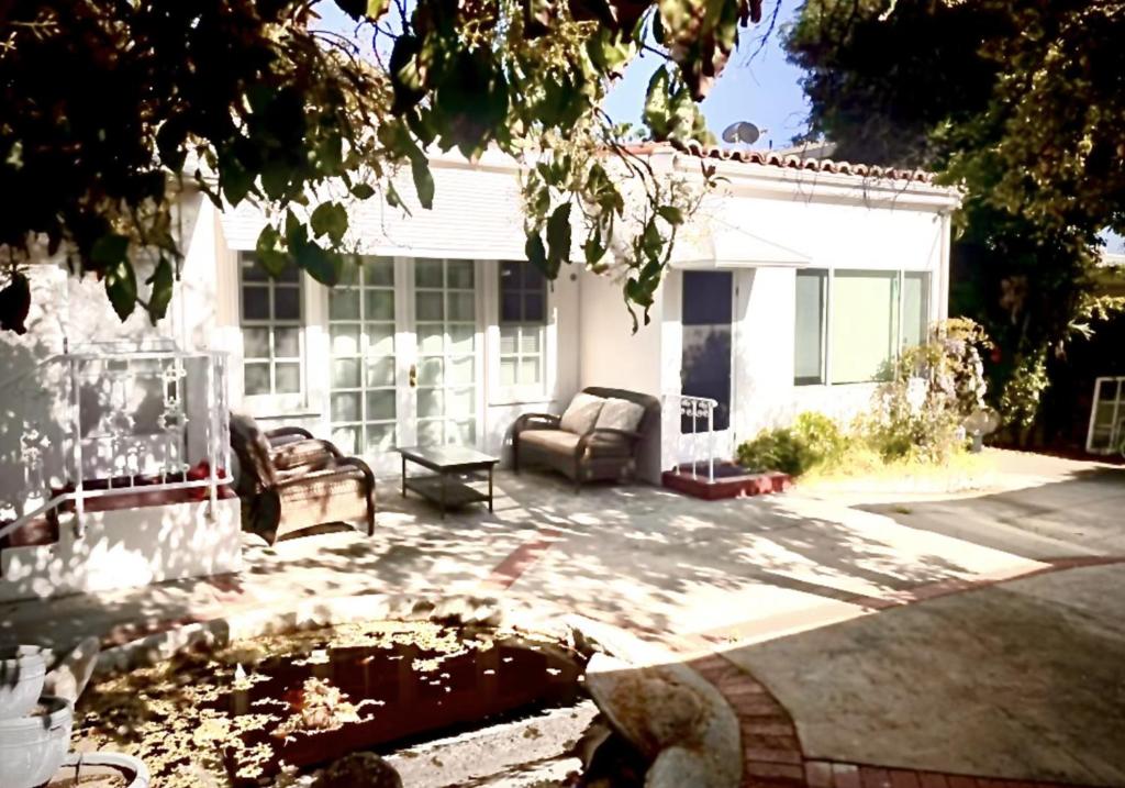 Queen Room with Shared Bathroom