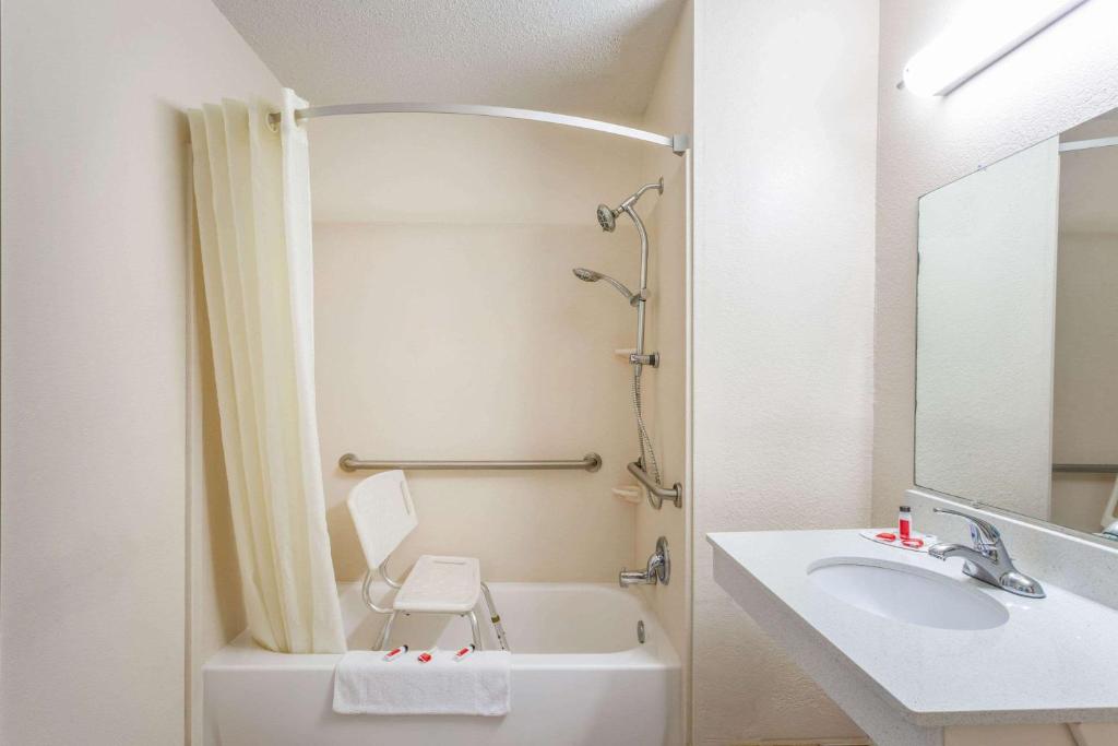 King Room – Mobility AccessNon-Smoking