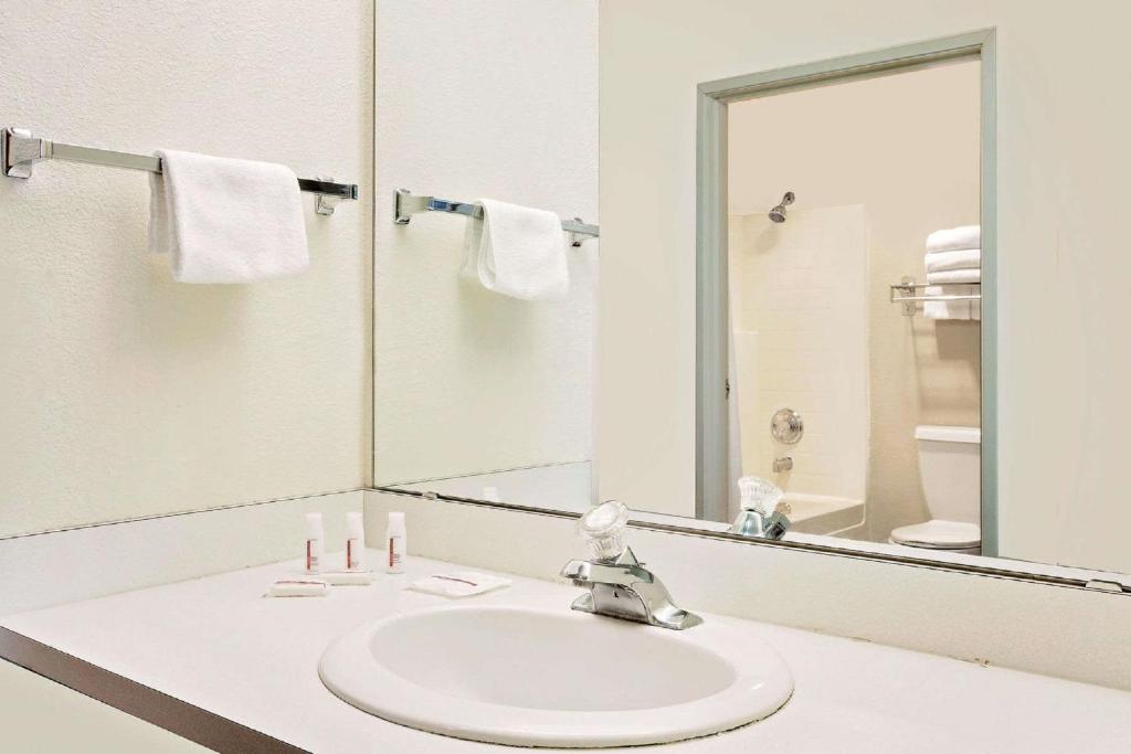 King Room – Mobility AccessNon-Smoking