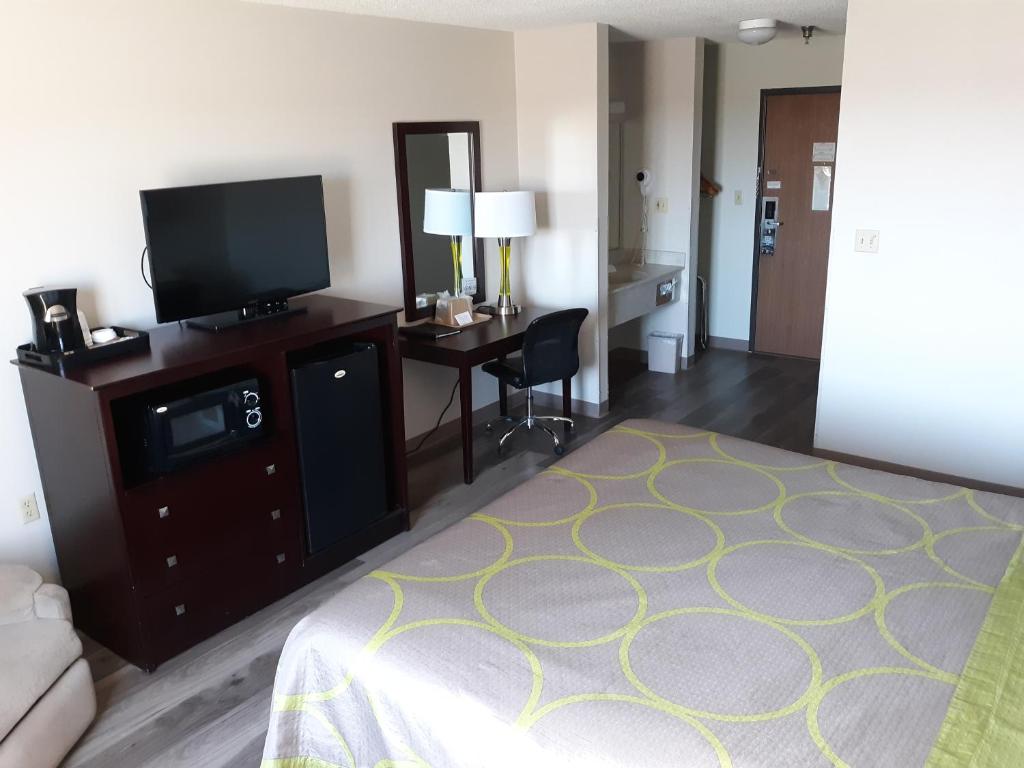 Queen Room – Mobility AccessNon-Smoking