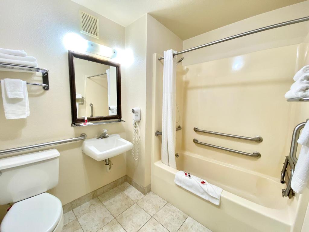 Queen Room – Mobility AccessNon-Smoking